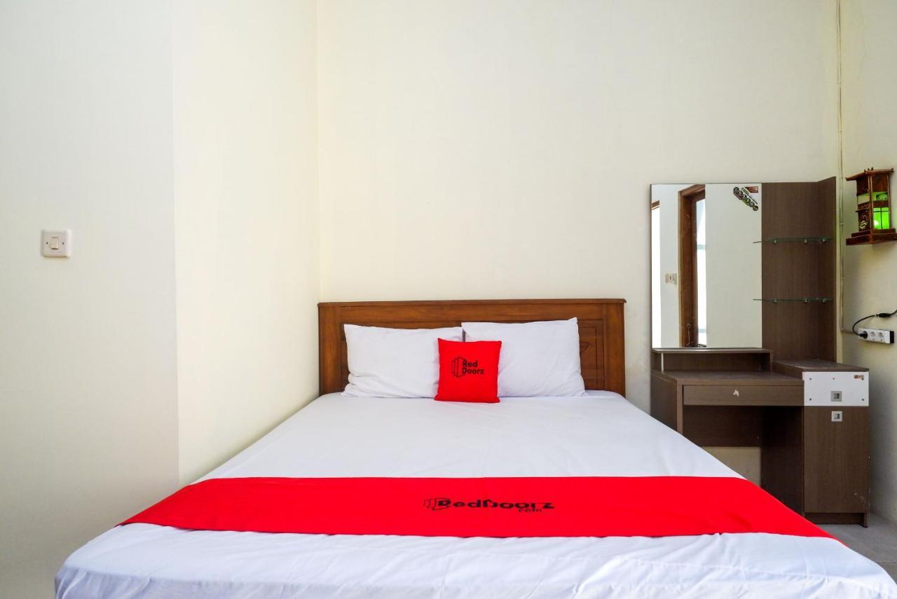 Reddoorz @ Umbul Ponggok Waterpark Klaten Экстерьер фото