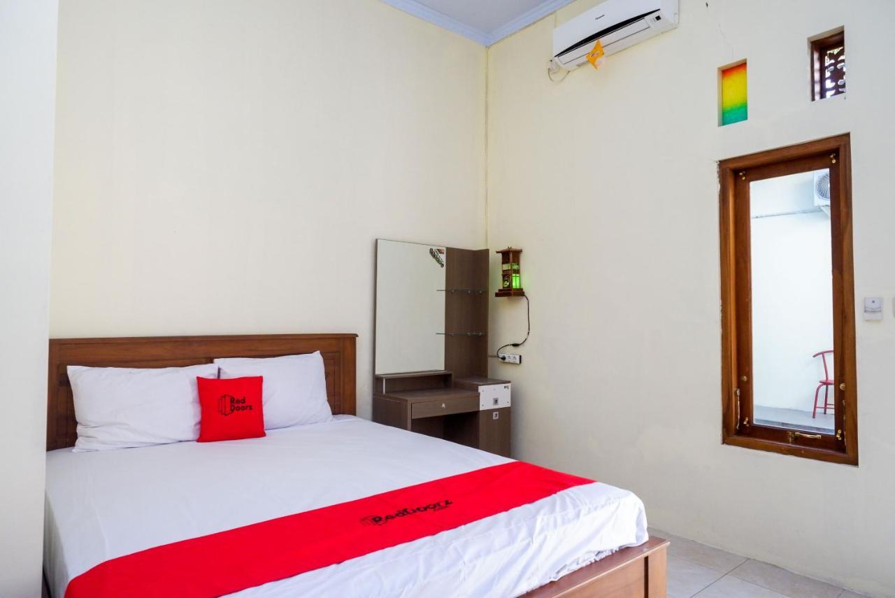 Reddoorz @ Umbul Ponggok Waterpark Klaten Экстерьер фото